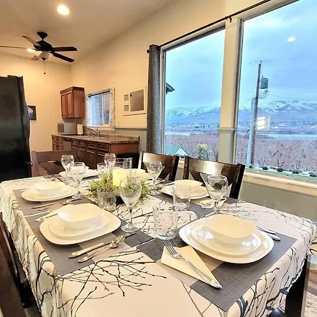 Immaculate Home W/ Mtn And River Views! East Wenatchee Exterior photo