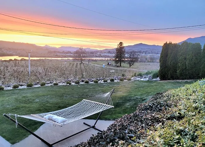 Immaculate Home W/ Mtn And River Views!