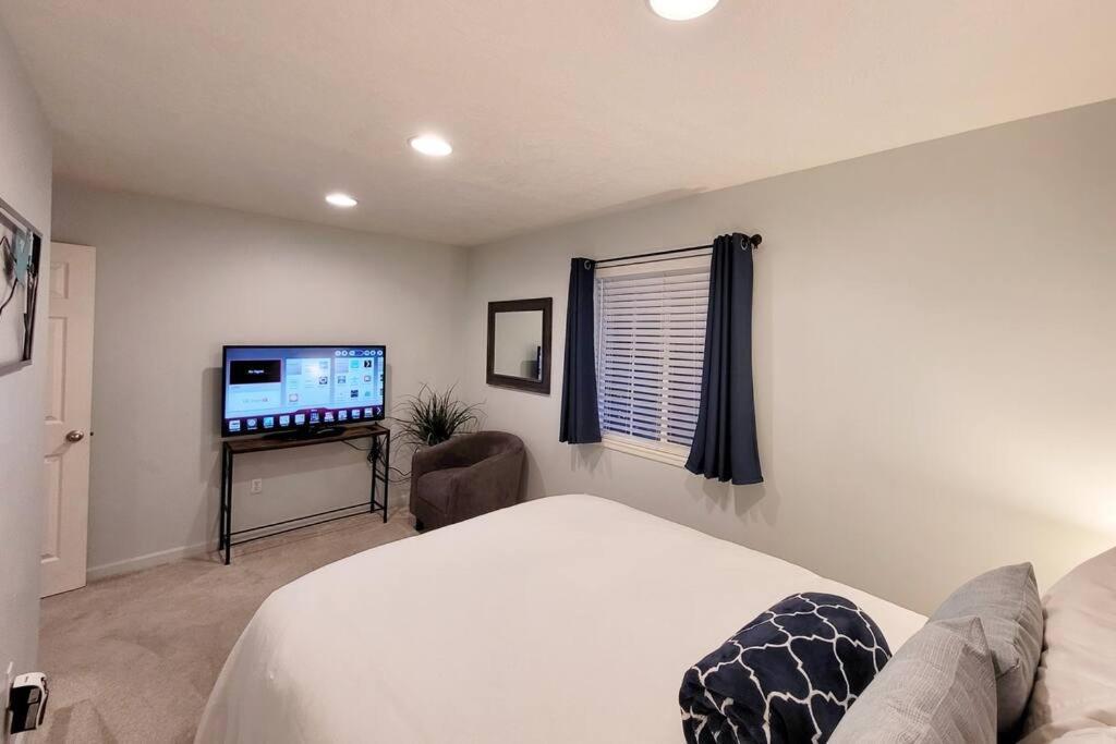 Immaculate W/ Mtn And River Views! * East Wenatchee