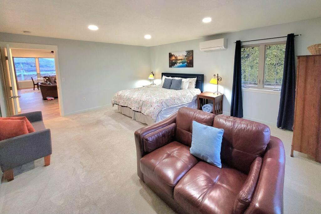 Immaculate W/ Mtn And River Views! East Wenatchee