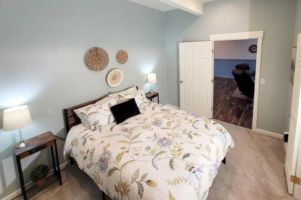 Immaculate W/ Mtn And River Views! * East Wenatchee