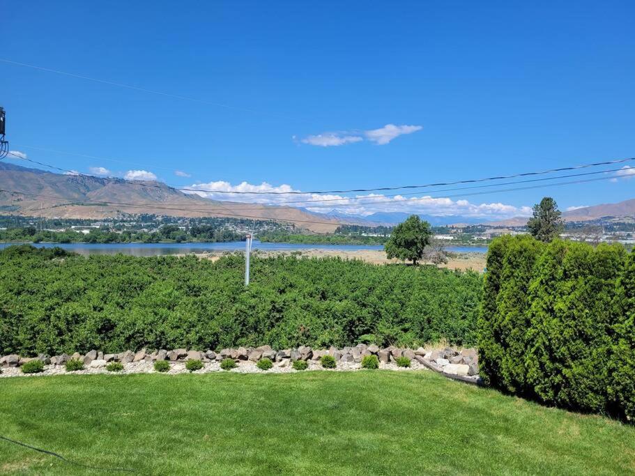 Immaculate W/ Mtn And River Views!